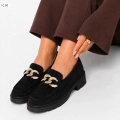DAMSKIE-MOKASYNY-CZARNE-ZAMSZOWE-ELEGANCKIE-WYGODNE-ZLOTE-AKCENTY-Model-Buty-damskie-mokasyny-zloty-lancuch-zamsz-wygodne (1).jpg