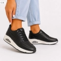 Buty-Sportowe-Damskie-Czarne-Sneakersy-Sznurowane-Biala-Podeszwa-Plec-kobieta.jpg