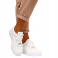 BUTY-DAMSKIE-SPORTOWE-BIALE-SNEAKERSY-WIAZANE-LEKKIE-Model-Buty-damskie-sportowe-biale-lekkie.jpg