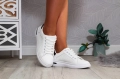 BUTY-SPORTOWE-DAMSKIE-AZUROWE-WYGODNE-SNEAKERSY-WIAZANE-Model-Buty-sportowe-damskie-wygodne.jpg
