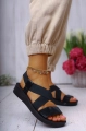 SANDALY-DAMSKIE-LETNIE-CZARNE-WYGODNE-ELEGANCKIE-SPORTOWE-GUMECZKI-Model-Damskie-sandaly-czarne.jpg