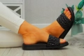 KLAPKI-DAMSKIE-na-co-dzien-STYLOWE-MIEKKIE-Model-KLAPKI-DAMSKIE-na-co-dzien-STYLOWE-MIEKKIE.jpg