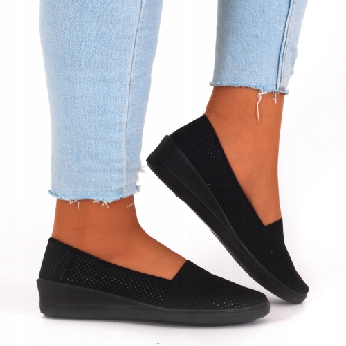 BUTY-SPORTOWE-TENISOWKI-DAMSKIE-NA-MALEJ-KOTURNIE-Kolor-czarny (1).jpg