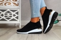 BUTY-SPORTOWE-DAMSKIE-WSUWANE-NA-KOTURNIE-Kolor-czarny.jpg