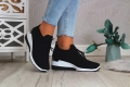 BUTY-SPORTOWE-DAMSKIE-CZARNE-LEKKIE-WSUWANE-KOTURN-Model-Buty-damskie-sportowe-lekkie.jpg