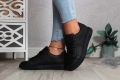 BUTY-DAMSKIE-SPORTOWE-CZARNE-WIAZANE-WYGODNE-Model-Czarne-obuwie-sportowe-damskie-wiazane.jpg