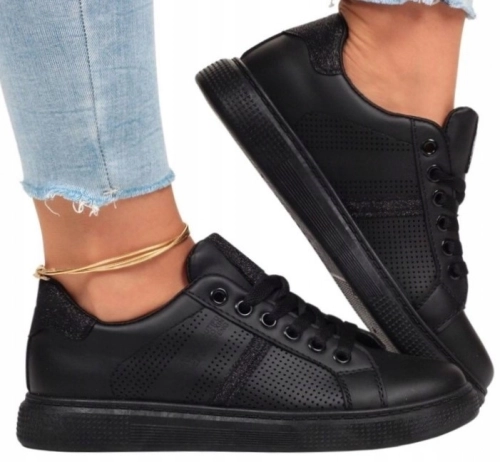 BUTY-DAMSKIE-SPORTOWE-CZARNE-WIAZANE-WYGODNE-Plec-kobieta.jpg